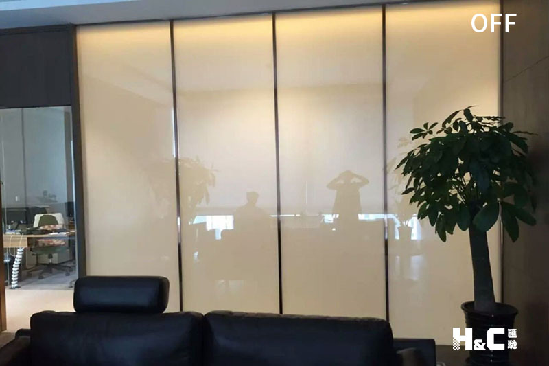 調光玻璃不通電狀態(tài)